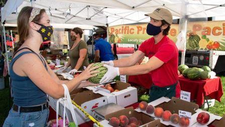 Visit the Spokane Farmers Market