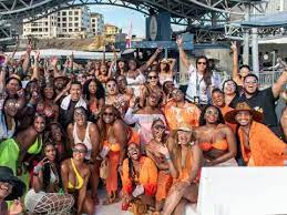 Cabo San Lucas: Hip Hop Boat Party with Unlimited Drinks