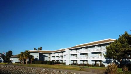 The Marina Inn on San Francisco Bay